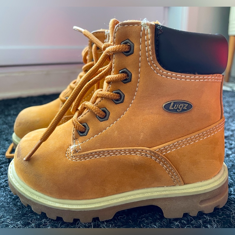 Lugz boots toddler size 23